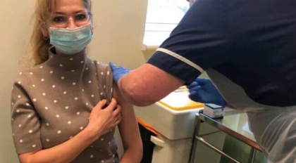 Medic roman din Marea Britanie s-a vaccinat anti-Covid. Ce a transmis dupa doua zile Medic roman din Marea Britanie s-a vaccinat anti-Covid. Ce a transmis dupa doua zile