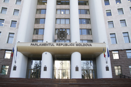 LIVE. Sedinta de noapte la Parlament. Deputatii urmeaza sa voteze politica bugetar-fiscala LIVE. Sedinta de noapte la Parlament. Deputatii urmeaza sa voteze politica bugetar-fiscala