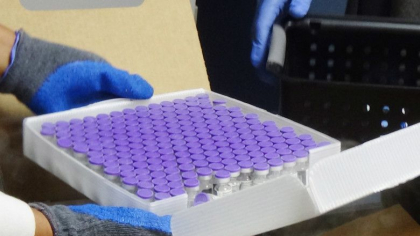Mii de doze de vaccin Pfizer-BioNTech, returnate după ce temperatura de depozitare a scăzut prea mult pe timpul transportului Mii de doze de vaccin Pfizer-BioNTech, returnate după ce temperatura de depozitare a scăzut prea mult pe timpul transportului