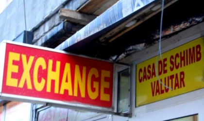 Leul se depreciaza. Cat valoreaza un euro si un dolar. Curs valutar 19 decembrie - FOTO Leul se depreciaza. Cat valoreaza un euro si un dolar. Curs valutar 19 decembrie - FOTO