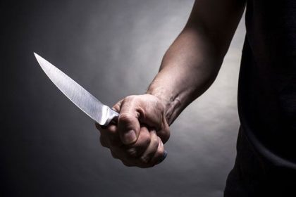 Conflict sangeros la Slobozia. Un tanar, injunghiat de cateva ori de catre un barbat beat. Ce le-a spus faptasul oamenilor legii Conflict sangeros la Slobozia. Un tanar, injunghiat de cateva ori de catre un barbat beat. Ce le-a spus faptasul oamenilor legii