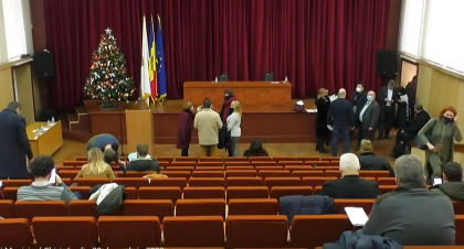 LIVE. Sedinta Consiliului Municipal Chisinau. Alesii locali, indignati ca nu se respecta masurile de protectie contra COVID-19. Politia, solicitata sa faca ordine in sala LIVE. Sedinta Consiliului Municipal Chisinau. Alesii locali, indignati ca nu se respecta masurile de protectie contra COVID-19. Politia, solicitata sa faca ordine in sala