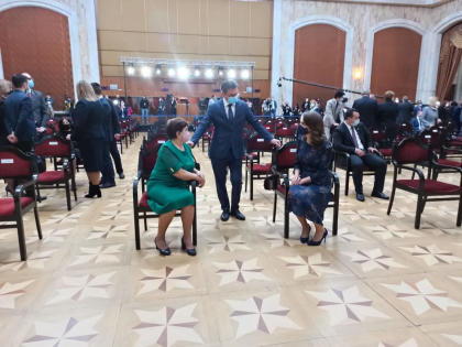 Mama si sora Maiei Sandu - prezente la ceremonia de investire a presedintelui RM - GALERIE FOTO