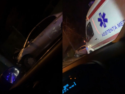 Grav accident in capitala. Un automobil s-a izbit intr-un pilon. Soferul, la spital - VIDEO