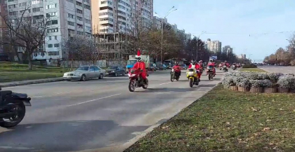 Mos Craciuni pe doua roti. Cum au fost surprinsi mai multi motociclisti pe strazile capitalei - GALERIE VIDEO