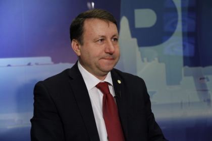 Platforma DA este gata sa voteze pentru instituirea unui guvern anti-criza. Care fractiuni ar vota instituirea unui astfel de guvern. Ce spune deputatul Platformei DA, Igor Munteanu Platforma DA este gata sa voteze pentru instituirea unui guvern anti-criza. Care fractiuni ar vota instituirea unui astfel de guvern. Ce spune deputatul Platformei DA, Igor Munteanu