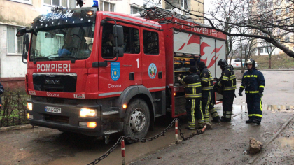 Incendiu in capitala. Un apartament din sectorul Botanica a fost cuprins de flacari - GALERIE FOTO Incendiu in capitala. Un apartament din sectorul Botanica a fost cuprins de flacari - GALERIE FOTO