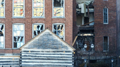 Atacatorul din Nashville i-ar fi spus unui vecin cu patru zile inainte de explozie ca va deveni atat de faimos ca nu va putea fi uitat Atacatorul din Nashville i-ar fi spus unui vecin cu patru zile inainte de explozie ca va deveni atat de faimos ca nu va putea fi uitat