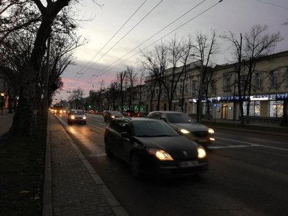 Atentie, soferi. In Chisinau se circulca cu dificultate. Iata care strazi trebuie sa le evitati Atentie, soferi. In Chisinau se circulca cu dificultate. Iata care strazi trebuie sa le evitati
