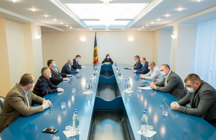 Maia Sandu, dupa intrevederea cu agricultorii. "Majoritatea parlamentara i-a mintit pe oameni si nu a inclus in bugetul pentru 2021 ajutor pentru gospodariile agricole" Maia Sandu, dupa intrevederea cu agricultorii. "Majoritatea parlamentara i-a mintit pe oameni si nu a inclus in bugetul pentru 2021 ajutor pentru gospodariile agricole"