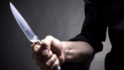 Conflict sangeros la Cantemir. Un barbat a ajuns in stare grava la spital dupa ce a fost injunghiat de amicul de pahar. Suspectul a fost retinut - FOTO Conflict sangeros la Cantemir. Un barbat a ajuns in stare grava la spital dupa ce a fost injunghiat de amicul de pahar. Suspectul a fost retinut - FOTO