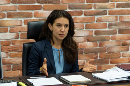 Olesea Stamate, despre demisia celor trei ministri. "Haideti sa ne gandim ce s-ar intampla daca toti ministrii dintr-un Guvern in demisie ar refuza sa-si exercite interimatul?" Olesea Stamate, despre demisia celor trei ministri. "Haideti sa ne gandim ce s-ar intampla daca toti ministrii dintr-un Guvern in demisie ar refuza sa-si exercite interimatul?"