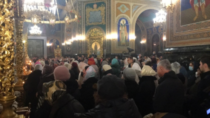 Reactia politiei, dupa ce la slujba oficiata de Craciun in biserica nu toti au purtat masti si nu s-a respectat distanta: "Politia o sa se autosesizeze. Azi e sarbatoare, dar masurile de protectie trebuie respectate"