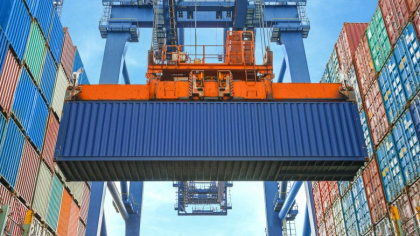 Cererea de produse fabricate in China a crescut atat de mult incat nu exista suficiente containere pentru livrare Cererea de produse fabricate in China a crescut atat de mult incat nu exista suficiente containere pentru livrare