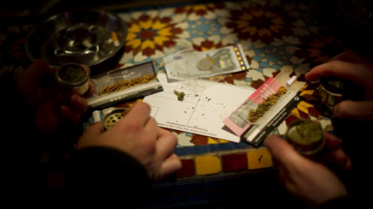 Amsterdamul vrea sa interzica accesul turistilor in magazinele si cafenelele cu marijuana Amsterdamul vrea sa interzica accesul turistilor in magazinele si cafenelele cu marijuana