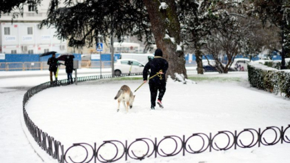Atentionare de calatorie in Spania: Coduri rosu, portocaliu si galben de ninsoare, ploi si vant