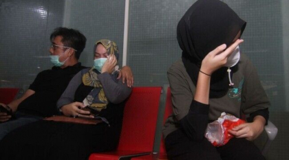 Autoritatile din Indonezia vin cu noi detalii: La bordul avionului disparut se aflau peste 60 de persoane, iar ramasitele gasite de ofiterii de cautare in apa nu s-au confirmat a fi ale avionului disparut  - VIDEO 