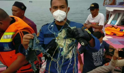 Noi detalii despre tragedia din Indonezia. Printre pasageri erau 7 copii si 3 bebelusi