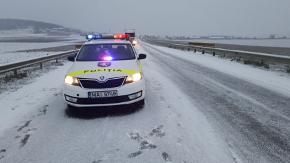 Ninge slab in unele zone din tara. Care sunt recomandarile politiei, pentru participantii la trafic, in aceasta perioada