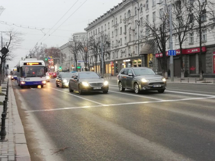 Atentie, soferi. In capitala se circula cu dificultate, pe anumite portiuni de drum este ghetus Atentie, soferi. In capitala se circula cu dificultate, pe anumite portiuni de drum este ghetus