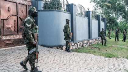 Contracandidatul presedintelui Ugandei la alegeri spune ca armata i-a luat sub asediu casa Contracandidatul presedintelui Ugandei la alegeri spune ca armata i-a luat sub asediu casa