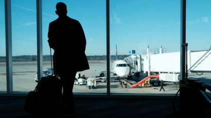 Un barbat a locuit trei luni intr-un aeroport de teama coronavirusului
