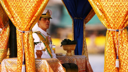 O femeie a fost condamnata la 43 de ani de inchisoare pentru ca a insultat monarhia thailandeza