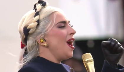 Momentul inedit in care Lady Gaga interpreteaza imnul national la inaugurarea presedintelui ales Joe Biden  - VIDEO 