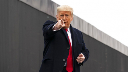 Donald Trump i-a gratiat pe fostul sau consilier Steve Bannon si pe rapperii Lil Wayne si Kodak Black Donald Trump i-a gratiat pe fostul sau consilier Steve Bannon si pe rapperii Lil Wayne si Kodak Black