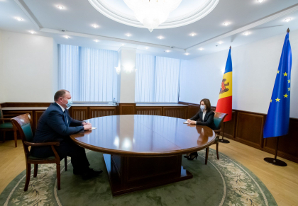 Maia Sandu - la discutie cu prim-ministrul interimar: "Chiar daca Guvernul actual nu are puteri depline, oamenii asteapta si au nevoie de ajutor din partea statului" Maia Sandu - la discutie cu prim-ministrul interimar: "Chiar daca Guvernul actual nu are puteri depline, oamenii asteapta si au nevoie de ajutor din partea statului"