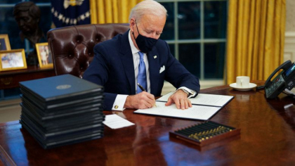 Joe Biden a semnat 17 decrete in prima zi ca presedinte. SUA revin in Acordul pentru clima de la Paris si in OMS Joe Biden a semnat 17 decrete in prima zi ca presedinte. SUA revin in Acordul pentru clima de la Paris si in OMS