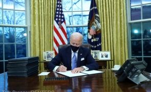 Joe Biden face pe placul comunitatii LGBT+: Pronumele cu gen neutru poate fi folosit de persoanele care contacteaza guvernul american