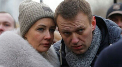 Sotia lui Aleksei Navalnii, retinuta in timpul protestelor. Foto cu aceasta din duba politiei - FOTO Sotia lui Aleksei Navalnii, retinuta in timpul protestelor. Foto cu aceasta din duba politiei - FOTO