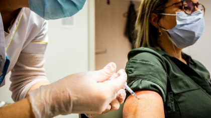 Franta a vaccinat deja un milion de persoane si vrea sa ajunga la 70 de milioane pana in august Franta a vaccinat deja un milion de persoane si vrea sa ajunga la 70 de milioane pana in august