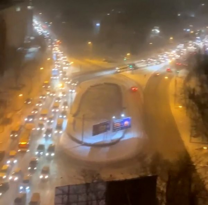 Ambuteiaje kilometrice pe strazile capitalei. Imagini surprinse de la inaltime - VIDEO 