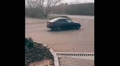 Detalii noi despre soferul care s-a filmat cum face drifturi si era la un pas de a provoca o tragedie, la Orhei: nu avea permis de conducere Detalii noi despre soferul care s-a filmat cum face drifturi si era la un pas de a provoca o tragedie, la Orhei: nu avea permis de conducere