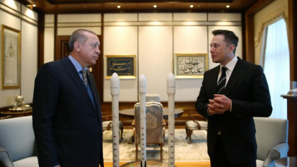 Erdogan are ambitii spatiale. Presedintele turc a discutat la telefon cu Elon Musk despre viitoare colaborari cu SpaceX Erdogan are ambitii spatiale. Presedintele turc a discutat la telefon cu Elon Musk despre viitoare colaborari cu SpaceX