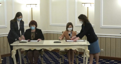A fost semnat acordul privind edificarea si dezvoltarea parteneriatului intre Presedintele RM si Congresul Autoritatilor Locale din Moldova - VIDEO A fost semnat acordul privind edificarea si dezvoltarea parteneriatului intre Presedintele RM si Congresul Autoritatilor Locale din Moldova - VIDEO