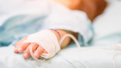 Detalii noi despre copilul de patru ani care a cazut de la etajul unui bloc de locuit din capitala Detalii noi despre copilul de patru ani care a cazut de la etajul unui bloc de locuit din capitala