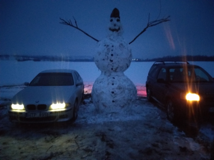 Un om de zapada urias a aparut la Ungheni. Vezi cum arata gigantul care are inaltimea de peste 3 metri - FOTO Un om de zapada urias a aparut la Ungheni. Vezi cum arata gigantul care are inaltimea de peste 3 metri - FOTO