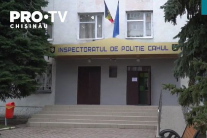 Ultima ora. Cei sapte politisti din Cahul, retinuti pentru coruptie, adusi in fata judecatorilor 