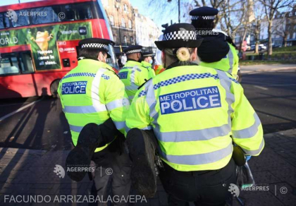 Marea Britanie: Un mort si 10 raniti intr-o serie de incidente cu cutite in sudul Londrei Marea Britanie: Un mort si 10 raniti intr-o serie de incidente cu cutite in sudul Londrei