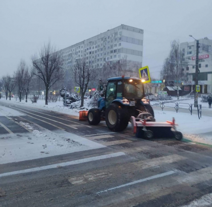 Un strat gros de zapada s-a asternul pe strazile din Chisinau. Cum se circula pe drumurile din capitala Un strat gros de zapada s-a asternul pe strazile din Chisinau. Cum se circula pe drumurile din capitala