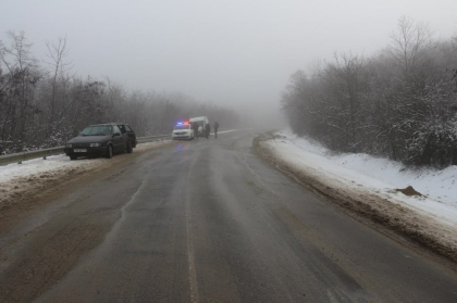 Accident la Hancesti. Doua automobile s-au lovit puternic, iar o persoana a fost transportata la spital - FOTO Accident la Hancesti. Doua automobile s-au lovit puternic, iar o persoana a fost transportata la spital - FOTO