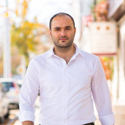 Primarul din Singera si-a inchiriat la primarie propriul automobil: cheltuia lunar pana la 187 de litri de combustibil, platiti din banii publici Primarul din Singera si-a inchiriat la primarie propriul automobil: cheltuia lunar pana la 187 de litri de combustibil, platiti din banii publici