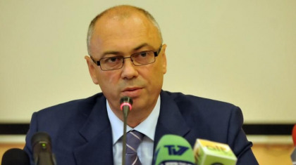 Procuratura Generala isi cere scuze in numele statului de la fostul sef al SIS si ministru al Apararii, Valeriu Pasat, pentru tragere ilegala la raspundere - Anticoruptie.md Procuratura Generala isi cere scuze in numele statului de la fostul sef al SIS si ministru al Apararii, Valeriu Pasat, pentru tragere ilegala la raspundere - Anticoruptie.md
