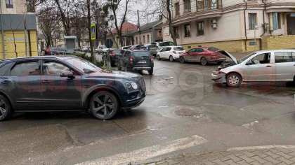 Dauna record in cazul accidentului cu Bentley Bentayga din Chisinau: Iata la cat au fost evaluate pagubele