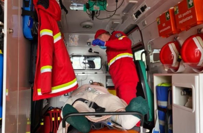 O femeie, care a suferit in urma unui accident rutier, adusa la Chisinau din Romania cu un echipaj SMURD - GALERIE FOTO O femeie, care a suferit in urma unui accident rutier, adusa la Chisinau din Romania cu un echipaj SMURD - GALERIE FOTO