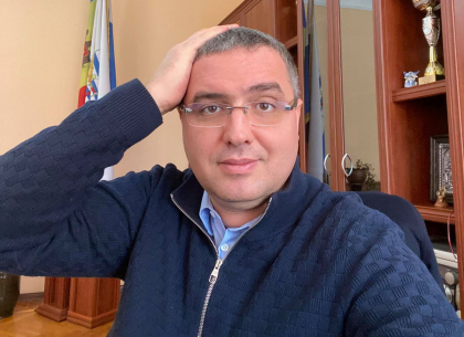 Renato Usatii, convins ca decretul Maiei Sandu de a o inainta repetat pe Natalia Gavrilita la functia de premier va fi declarat astazi neconstitutional de Curtea Constitutionala: "Ne asteapta momente vesele" Renato Usatii, convins ca decretul Maiei Sandu de a o inainta repetat pe Natalia Gavrilita la functia de premier va fi declarat astazi neconstitutional de Curtea Constitutionala: "Ne asteapta momente vesele"