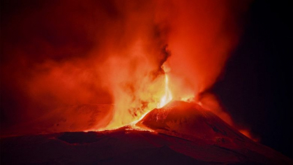 Curiozitati despre Etna, cel mai activ vulcan al Europei. Muntele aluneca in mare an de an - VIDEO